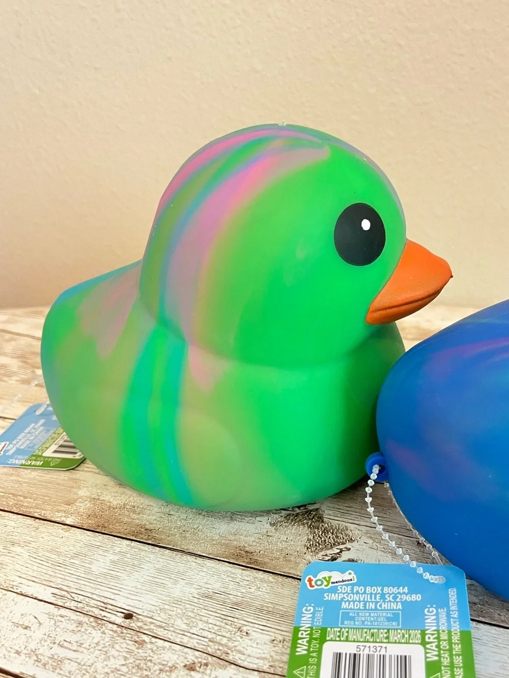 2 Squishy tie dye ducks🌸